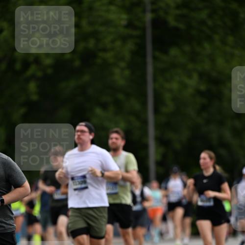 29.06.2025 - hella hamburg halbmarathon Dr. Thomas Lammeyer http://msf.ph/oto/8436107 29.06.2025 10:55:14 Kennedybrücke 1208, 1478, 2358, 2859, 3647, 4695, 4848, 5530, 6178, 7133, 7141, 7161, 7677, 8779, 8833, 8986, 9605, 10437, 11252 meine-sportfotos.de