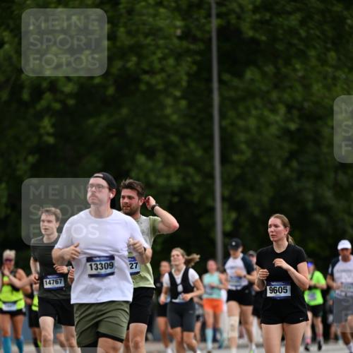 29.06.2025 - hella hamburg halbmarathon Dr. Thomas Lammeyer http://msf.ph/oto/8436126 29.06.2025 10:55:14 Kennedybrücke 1208, 1478, 2358, 2859, 3647, 4695, 4848, 5530, 6178, 7133, 7141, 7161, 7677, 8779, 8833, 8986, 9605, 10437, 11252 meine-sportfotos.de