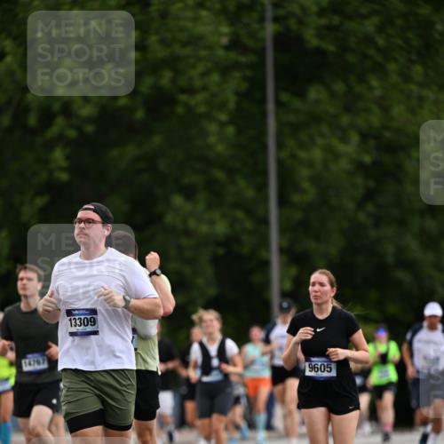 29.06.2025 - hella hamburg halbmarathon Dr. Thomas Lammeyer http://msf.ph/oto/8436144 29.06.2025 10:55:14 Kennedybrücke 1208, 1478, 2358, 2859, 3647, 4695, 4848, 5530, 6178, 7133, 7141, 7161, 7677, 8779, 8833, 8986, 9605, 10437, 11252 meine-sportfotos.de