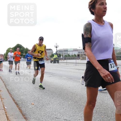 29.06.2025 - hella hamburg halbmarathon Lena Gebhardt http://msf.ph/oto/8436173 29.06.2025 10:09:20 Lombardsbrücke 4859, 1872, 14736, 131, 1147, 1188, 1456, 1483, 1513, 1838, 2978, 4859, 5806, 5885, 6674, 7187, 7453, 8090, 9718, 9988, 10194, 10819, 11067, 11496, 12156, 12862, 13210, 13592, 13593, 13660, 14736, 15586, 15592, 15697, 16688, 17347, 18266, 18505, 18726, 18727, 19166 meine-sportfotos.de
