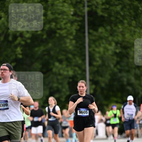 29.06.2025 - hella hamburg halbmarathon Dr. Thomas Lammeyer http://msf.ph/oto/8436175 29.06.2025 10:55:15 Kennedybrücke 1208, 1478, 2358, 2859, 3647, 4695, 4848, 5530, 6178, 7133, 7141, 7161, 7677, 8779, 8833, 8986, 9605, 10437, 11252 meine-sportfotos.de