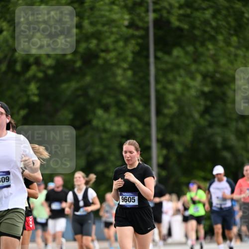 29.06.2025 - hella hamburg halbmarathon Dr. Thomas Lammeyer http://msf.ph/oto/8436185 29.06.2025 10:55:15 Kennedybrücke 1208, 1478, 2358, 2859, 3647, 4695, 4848, 5530, 6178, 7133, 7141, 7161, 7677, 8779, 8833, 8986, 9605, 10437, 11252 meine-sportfotos.de