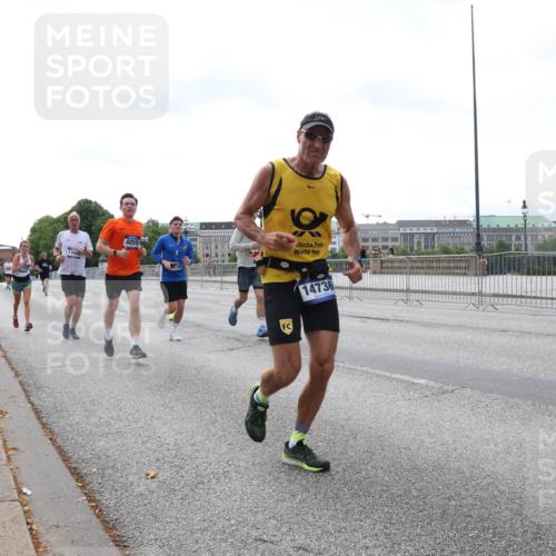 29.06.2025 - hella hamburg halbmarathon Lena Gebhardt http://msf.ph/oto/8436254 29.06.2025 10:09:21 Lombardsbrücke 1366, 4859, 14736, 1147, 1188, 1456, 1483, 1513, 1838, 2978, 4859, 5806, 5885, 6674, 7187, 7453, 8090, 9718, 9988, 10194, 10819, 11067, 11496, 12156, 12862, 13210, 13592, 13593, 13660, 14736, 15586, 15592, 15697, 16688, 17347, 18266, 18505, 18726, 18727, 19166 meine-sportfotos.de