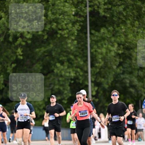 29.06.2025 - hella hamburg halbmarathon Dr. Thomas Lammeyer http://msf.ph/oto/8436306 29.06.2025 10:55:18 Kennedybrücke 1208, 1478, 2358, 2859, 3229, 3647, 4848, 5530, 6178, 7141, 8779, 8833, 8986, 9605, 10437, 11252 meine-sportfotos.de