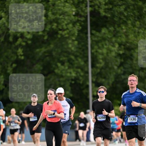 29.06.2025 - hella hamburg halbmarathon Dr. Thomas Lammeyer http://msf.ph/oto/8436350 29.06.2025 10:55:20 Kennedybrücke 1208, 1478, 2358, 2859, 3229, 3647, 4848, 5530, 6178, 7141, 7769, 8779, 8986, 9605, 10437, 11252 meine-sportfotos.de