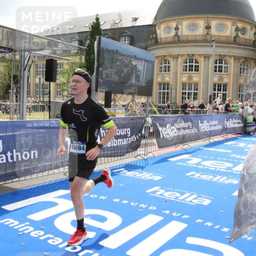 29.06.2025 - hella hamburg halbmarathon Michael Strokosch http://msf.ph/oto/8436353 29.06.2025 10:17:27 Ziel 18694 meine-sportfotos.de