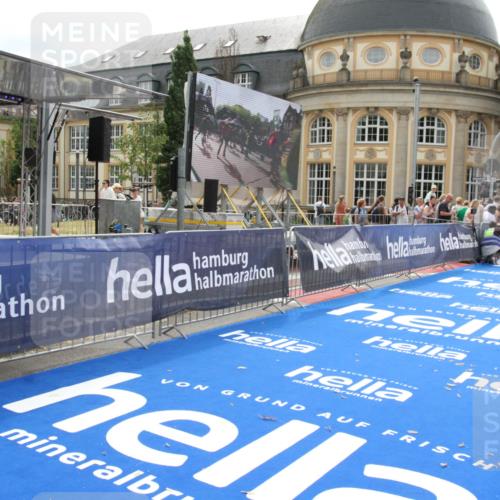 29.06.2025 - hella hamburg halbmarathon Michael Strokosch http://msf.ph/oto/8436401 29.06.2025 10:19:32 Ziel 2659 meine-sportfotos.de