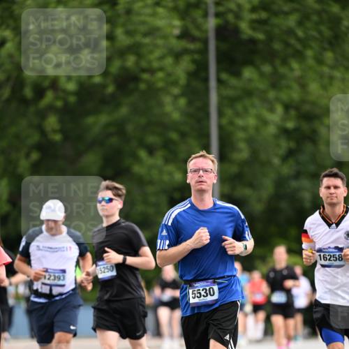 29.06.2025 - hella hamburg halbmarathon Dr. Thomas Lammeyer http://msf.ph/oto/8436407 29.06.2025 10:55:21 Kennedybrücke 1208, 2358, 2859, 3229, 3647, 4848, 5530, 6178, 7141, 7769, 8779, 8986, 9605, 10437, 11252 meine-sportfotos.de