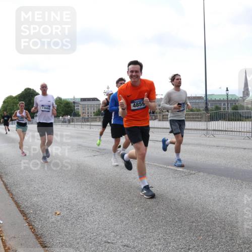 29.06.2025 - hella hamburg halbmarathon Lena Gebhardt http://msf.ph/oto/8436414 29.06.2025 10:09:22 Lombardsbrücke 187, 13660, 4859, 1147, 1188, 1456, 1483, 1513, 1823, 1838, 2978, 4859, 5806, 5885, 6674, 7187, 7453, 8090, 9297, 9718, 9988, 10194, 10819, 11067, 11496, 12156, 12509, 12862, 13210, 13592, 13593, 13660, 14736, 15586, 15592, 15697, 16688, 17347, 18266, 18505, 18726, 18727, 19166 meine-sportfotos.de