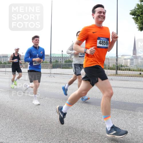 29.06.2025 - hella hamburg halbmarathon Lena Gebhardt http://msf.ph/oto/8436518 29.06.2025 10:09:23 Lombardsbrücke 366, 18727, 8, 1872, 4859, 1147, 1188, 1456, 1483, 1513, 1823, 1838, 2978, 4859, 5806, 5885, 6674, 7187, 7453, 8090, 9297, 9718, 9988, 10194, 10819, 11067, 11496, 12156, 12509, 12862, 13210, 13592, 13593, 13660, 14736, 15586, 15592, 15697, 16688, 17347, 18266, 18505, 18726, 18727, 19166 meine-sportfotos.de