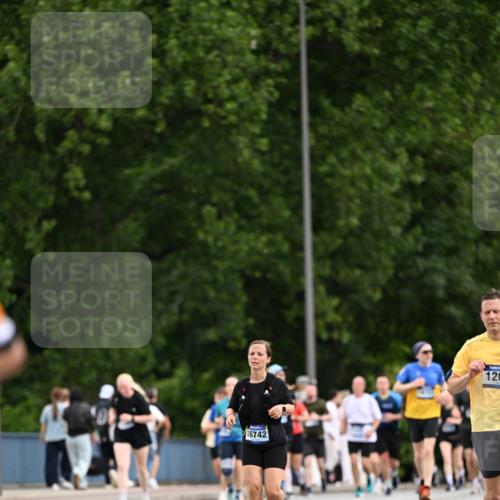 29.06.2025 - hella hamburg halbmarathon Dr. Thomas Lammeyer http://msf.ph/oto/8436519 29.06.2025 10:55:25 Kennedybrücke 1208, 2358, 2859, 3229, 4771, 4848, 5530, 6178, 7141, 7769, 8779, 9166, 9167, 9605, 9933, 11252 meine-sportfotos.de