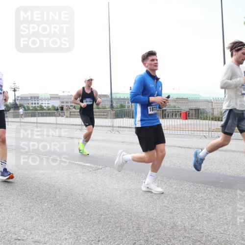 29.06.2025 - hella hamburg halbmarathon Lena Gebhardt http://msf.ph/oto/8436544 29.06.2025 10:09:23 Lombardsbrücke 187, 13660, 19166, 1872, 181, 1147, 1188, 1456, 1483, 1513, 1823, 1838, 2978, 4859, 5806, 5885, 6674, 7187, 7453, 8090, 9297, 9718, 9988, 10194, 10819, 11067, 11496, 12156, 12509, 12862, 13210, 13592, 13593, 13660, 14736, 15586, 15592, 15697, 16688, 17347, 18266, 18505, 18726, 18727, 19166 meine-sportfotos.de