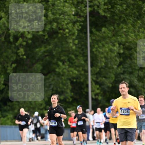 29.06.2025 - hella hamburg halbmarathon Dr. Thomas Lammeyer http://msf.ph/oto/8436579 29.06.2025 10:55:26 Kennedybrücke 1208, 2358, 2859, 3229, 4771, 4848, 5530, 6178, 7141, 7769, 8779, 9166, 9167, 9605, 9933, 11252 meine-sportfotos.de