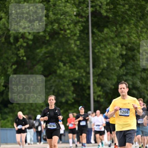 29.06.2025 - hella hamburg halbmarathon Dr. Thomas Lammeyer http://msf.ph/oto/8436590 29.06.2025 10:55:26 Kennedybrücke 1208, 2358, 2859, 3229, 4771, 4848, 5530, 6178, 7141, 7769, 8779, 9166, 9167, 9605, 9933, 11252 meine-sportfotos.de