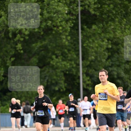 29.06.2025 - hella hamburg halbmarathon Dr. Thomas Lammeyer http://msf.ph/oto/8436596 29.06.2025 10:55:26 Kennedybrücke 1208, 2358, 2859, 3229, 4771, 4848, 5530, 6178, 7141, 7769, 8779, 9166, 9167, 9605, 9933, 11252 meine-sportfotos.de