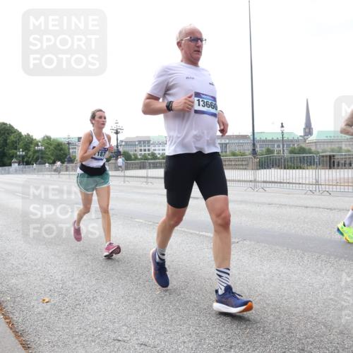29.06.2025 - hella hamburg halbmarathon Lena Gebhardt http://msf.ph/oto/8436640 29.06.2025 10:09:24 Lombardsbrücke 187, 13660, 19166, 1147, 1188, 1456, 1483, 1513, 1823, 1838, 2978, 4859, 5806, 5885, 6674, 7187, 7453, 8090, 9297, 9718, 9988, 10194, 10819, 11067, 11496, 12156, 12509, 12862, 13210, 13592, 13593, 13660, 14736, 15697, 16688, 16918, 17347, 18266, 18505, 18726, 18727, 19166 meine-sportfotos.de