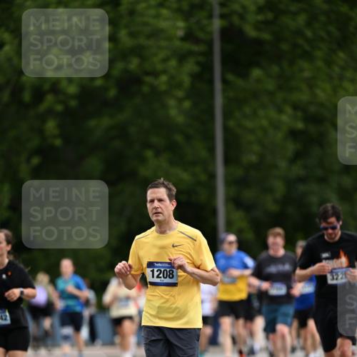 29.06.2025 - hella hamburg halbmarathon Dr. Thomas Lammeyer http://msf.ph/oto/8436652 29.06.2025 10:55:28 Kennedybrücke 1208, 1930, 2358, 2859, 3229, 4771, 4848, 5530, 6178, 7141, 7769, 8779, 9166, 9167, 9605, 9933, 11252 meine-sportfotos.de