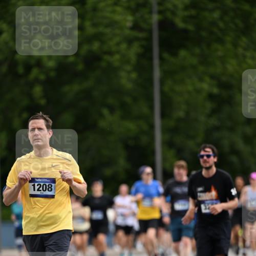 29.06.2025 - hella hamburg halbmarathon Dr. Thomas Lammeyer http://msf.ph/oto/8436701 29.06.2025 10:55:29 Kennedybrücke 1208, 1930, 2358, 2380, 2859, 3229, 4771, 4848, 5530, 7141, 7769, 8779, 9166, 9167, 9605, 9933, 11252 meine-sportfotos.de