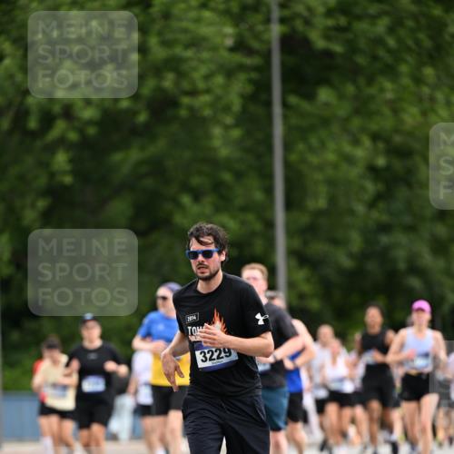 29.06.2025 - hella hamburg halbmarathon Dr. Thomas Lammeyer http://msf.ph/oto/8436746 29.06.2025 10:55:31 Kennedybrücke 1208, 1930, 2358, 2380, 2859, 3229, 3838, 4771, 4848, 5530, 7012, 7141, 7769, 7938, 8779, 9166, 9167, 9605, 9933, 11252 meine-sportfotos.de