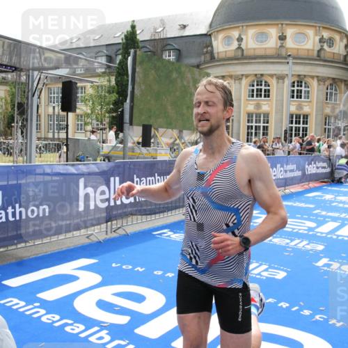 29.06.2025 - hella hamburg halbmarathon Michael Strokosch http://msf.ph/oto/8436785 29.06.2025 10:20:20 Ziel 54, 12678, 14302, 16245 meine-sportfotos.de