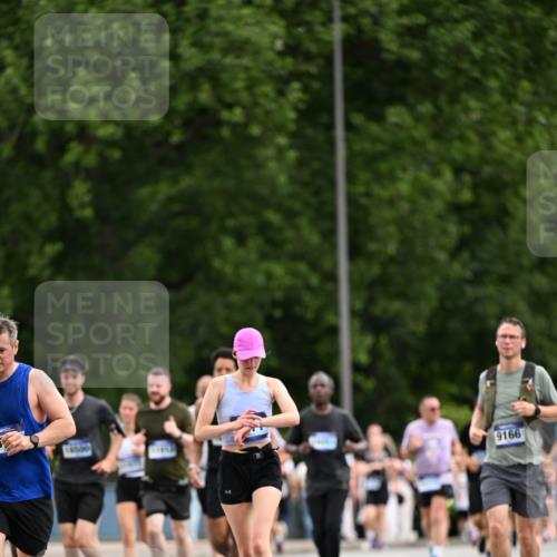 29.06.2025 - hella hamburg halbmarathon Dr. Thomas Lammeyer http://msf.ph/oto/8436938 29.06.2025 10:55:35 Kennedybrücke 1208, 1930, 2202, 2358, 2380, 2859, 3229, 3838, 4771, 5286, 5289, 5530, 7012, 7769, 7938, 8410, 8779, 9166, 9167, 9933, 10552, 10636, 11252 meine-sportfotos.de