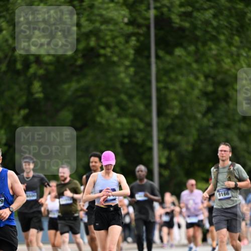 29.06.2025 - hella hamburg halbmarathon Dr. Thomas Lammeyer http://msf.ph/oto/8436945 29.06.2025 10:55:35 Kennedybrücke 1208, 1930, 2202, 2358, 2380, 2859, 3229, 3838, 4771, 5286, 5289, 5530, 7012, 7769, 7938, 8410, 8779, 9166, 9167, 9933, 10552, 10636, 11252 meine-sportfotos.de