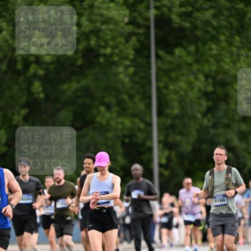 29.06.2025 - hella hamburg halbmarathon Dr. Thomas Lammeyer http://msf.ph/oto/8436951 29.06.2025 10:55:35 Kennedybrücke 1208, 1930, 2202, 2358, 2380, 2859, 3229, 3838, 4771, 5286, 5289, 5530, 7012, 7769, 7938, 8410, 8779, 9166, 9167, 9933, 10552, 10636, 11252 meine-sportfotos.de