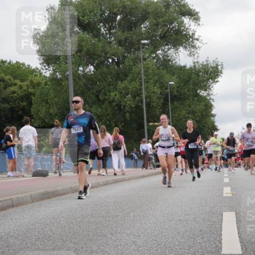 29.06.2025 - hella hamburg halbmarathon Luisa Fischer http://msf.ph/oto/8436967 29.06.2025 10:57:11 Kennedybrücke 7537, 1147, 9456, 1017, 1789, 1984, 2079, 2146, 4626, 4801, 5817, 5857, 6273, 8189, 8924, 9531 meine-sportfotos.de