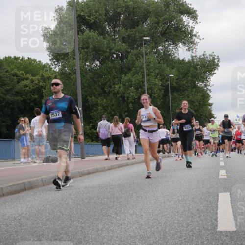 29.06.2025 - hella hamburg halbmarathon Luisa Fischer http://msf.ph/oto/8436983 29.06.2025 10:57:12 Kennedybrücke 7537, 1147, 9456, 1017, 1789, 1984, 2079, 2146, 4626, 4801, 5514, 5804, 5817, 5857, 6273, 8189, 8924, 9531 meine-sportfotos.de