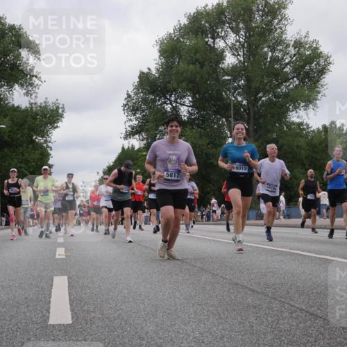 29.06.2025 - hella hamburg halbmarathon Luisa Fischer http://msf.ph/oto/8437041 29.06.2025 10:57:15 Kennedybrücke 14761, 6037, 1687, 1017, 1744, 13350, 255, 11390, 5817, 19019, 1519, 9, 1017, 1744, 1789, 1984, 2079, 2146, 4626, 4801, 5514, 5804, 5817, 5993, 6273, 8189, 8924, 9138, 9531 meine-sportfotos.de