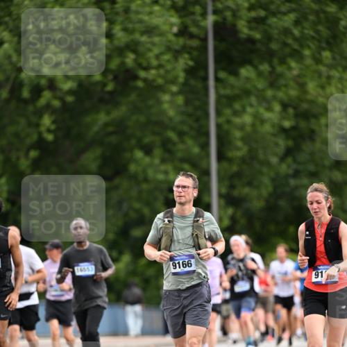 29.06.2025 - hella hamburg halbmarathon Dr. Thomas Lammeyer http://msf.ph/oto/8437055 29.06.2025 10:55:38 Kennedybrücke 1208, 1930, 2202, 2358, 2380, 2859, 3229, 3838, 4652, 4771, 5286, 5289, 5357, 7012, 7769, 7938, 8410, 8779, 9166, 9167, 9933, 10552, 10636, 11252 meine-sportfotos.de