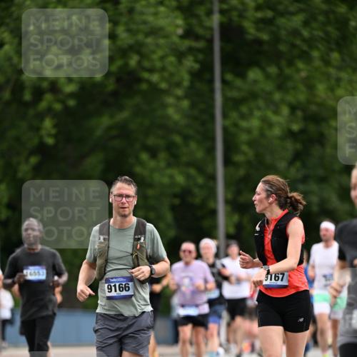 29.06.2025 - hella hamburg halbmarathon Dr. Thomas Lammeyer http://msf.ph/oto/8437086 29.06.2025 10:55:38 Kennedybrücke 1208, 1930, 2202, 2358, 2380, 2859, 3229, 3838, 4652, 4771, 5286, 5289, 5357, 7012, 7769, 7938, 8410, 8779, 9166, 9167, 9933, 10552, 10636, 11252 meine-sportfotos.de