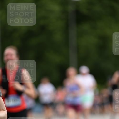 29.06.2025 - hella hamburg halbmarathon Dr. Thomas Lammeyer http://msf.ph/oto/8437128 29.06.2025 10:55:41 Kennedybrücke 1208, 1617, 1930, 2202, 2380, 2484, 2485, 3229, 3838, 4652, 4771, 5286, 5289, 5357, 6945, 7012, 7769, 7938, 8410, 8779, 9166, 9167, 9933, 10521, 10552, 10636, 11252 meine-sportfotos.de