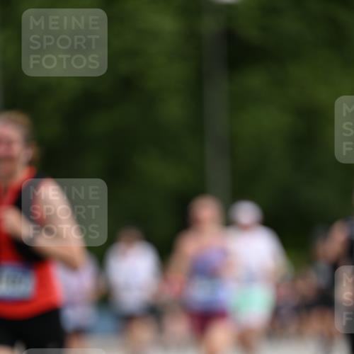 29.06.2025 - hella hamburg halbmarathon Dr. Thomas Lammeyer http://msf.ph/oto/8437134 29.06.2025 10:55:41 Kennedybrücke 1208, 1617, 1930, 2202, 2380, 2484, 2485, 3229, 3838, 4652, 4771, 5286, 5289, 5357, 6945, 7012, 7769, 7938, 8410, 8779, 9166, 9167, 9933, 10521, 10552, 10636, 11252 meine-sportfotos.de