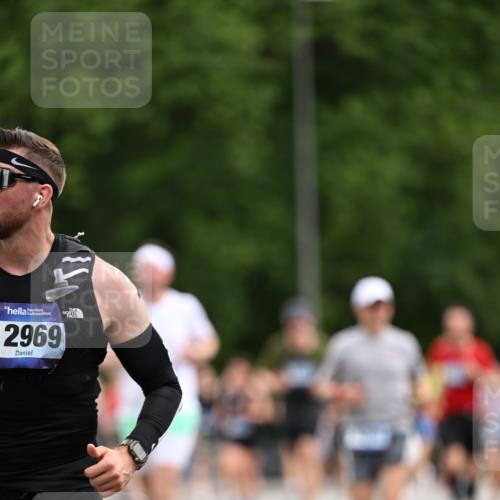 29.06.2025 - hella hamburg halbmarathon Dr. Thomas Lammeyer http://msf.ph/oto/8437269 29.06.2025 10:55:44 Kennedybrücke 1208, 1617, 1930, 2202, 2380, 2484, 2485, 2736, 2778, 3229, 3838, 4652, 4771, 5286, 5289, 5357, 6945, 7012, 7769, 7938, 7992, 8410, 8779, 9166, 9167, 9933, 10521, 10552, 10636, 10673 meine-sportfotos.de