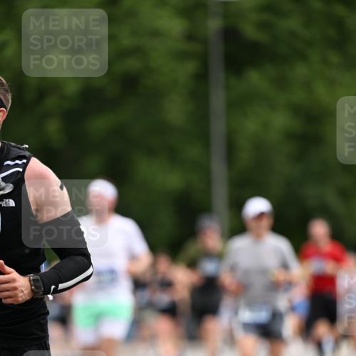 29.06.2025 - hella hamburg halbmarathon Dr. Thomas Lammeyer http://msf.ph/oto/8437276 29.06.2025 10:55:44 Kennedybrücke 1208, 1617, 1930, 2202, 2380, 2484, 2485, 2736, 2778, 3229, 3838, 4652, 4771, 5286, 5289, 5357, 6945, 7012, 7769, 7938, 7992, 8410, 8779, 9166, 9167, 9933, 10521, 10552, 10636, 10673 meine-sportfotos.de