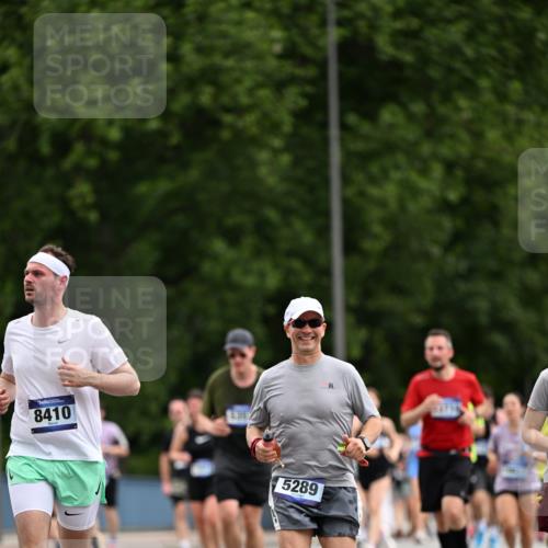 29.06.2025 - hella hamburg halbmarathon Dr. Thomas Lammeyer http://msf.ph/oto/8437305 29.06.2025 10:55:45 Kennedybrücke 1617, 1930, 2202, 2380, 2484, 2485, 2736, 2778, 3229, 3838, 4652, 4771, 5286, 5289, 5357, 6091, 6945, 7012, 7769, 7938, 7992, 8410, 9166, 9167, 9933, 10521, 10552, 10636, 10673 meine-sportfotos.de