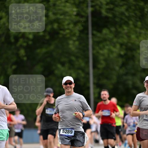 29.06.2025 - hella hamburg halbmarathon Dr. Thomas Lammeyer http://msf.ph/oto/8437340 29.06.2025 10:55:46 Kennedybrücke 1617, 1930, 2202, 2380, 2484, 2485, 2736, 2778, 3229, 3838, 4652, 4771, 5286, 5289, 5357, 5716, 6091, 6945, 7012, 7769, 7938, 7992, 8410, 8621, 9166, 9167, 9933, 10521, 10552, 10636, 10673 meine-sportfotos.de