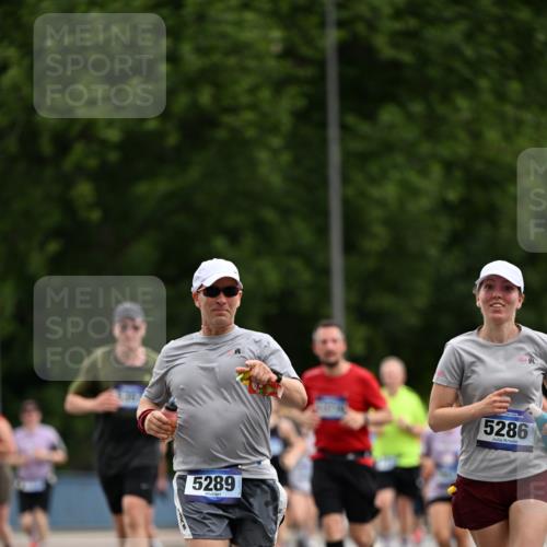 29.06.2025 - hella hamburg halbmarathon Dr. Thomas Lammeyer http://msf.ph/oto/8437368 29.06.2025 10:55:47 Kennedybrücke 1617, 1930, 2202, 2380, 2484, 2485, 2736, 2778, 3838, 4652, 4771, 5286, 5289, 5357, 5716, 6091, 6945, 7012, 7769, 7938, 7992, 8410, 8621, 9166, 9167, 9933, 10521, 10552, 10614, 10636, 10673 meine-sportfotos.de