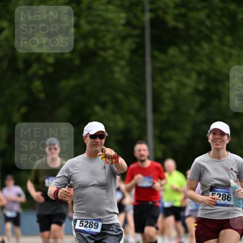 29.06.2025 - hella hamburg halbmarathon Dr. Thomas Lammeyer http://msf.ph/oto/8437376 29.06.2025 10:55:47 Kennedybrücke 1617, 1930, 2202, 2380, 2484, 2485, 2736, 2778, 3838, 4652, 4771, 5286, 5289, 5357, 5716, 6091, 6945, 7012, 7769, 7938, 7992, 8410, 8621, 9166, 9167, 9933, 10521, 10552, 10614, 10636, 10673 meine-sportfotos.de