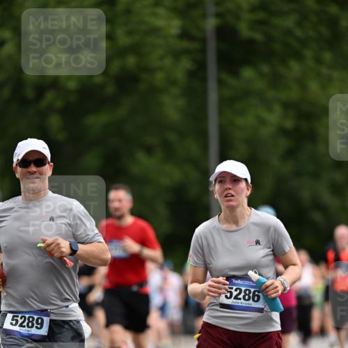 29.06.2025 - hella hamburg halbmarathon Dr. Thomas Lammeyer http://msf.ph/oto/8437430 29.06.2025 10:55:48 Kennedybrücke 1617, 1930, 2202, 2380, 2484, 2485, 2736, 2778, 3838, 4652, 4771, 5286, 5289, 5357, 5716, 6091, 6945, 7012, 7769, 7938, 7992, 8410, 8621, 9166, 9167, 9933, 10521, 10552, 10614, 10636, 10673 meine-sportfotos.de