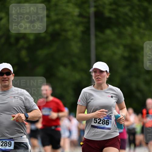 29.06.2025 - hella hamburg halbmarathon Dr. Thomas Lammeyer http://msf.ph/oto/8437432 29.06.2025 10:55:48 Kennedybrücke 1617, 1930, 2202, 2380, 2484, 2485, 2736, 2778, 3838, 4652, 4771, 5286, 5289, 5357, 5716, 6091, 6945, 7012, 7769, 7938, 7992, 8410, 8621, 9166, 9167, 9933, 10521, 10552, 10614, 10636, 10673 meine-sportfotos.de