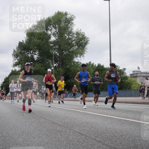 29.06.2025 - hella hamburg halbmarathon Luisa Fischer http://msf.ph/oto/8437548 29.06.2025 10:57:43 Kennedybrücke 7946, 17709, 18431, 18093, 2600, 3364, 4720, 5309, 5856, 5933, 6583, 6987, 7670, 7946, 7986, 9130 meine-sportfotos.de