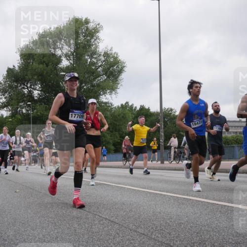 29.06.2025 - hella hamburg halbmarathon Luisa Fischer http://msf.ph/oto/8437570 29.06.2025 10:57:44 Kennedybrücke 9130, 17709, 2600, 18431, 17394, 18093, 2600, 3364, 4039, 4720, 5309, 5856, 5933, 7670, 7946, 7986, 9130 meine-sportfotos.de