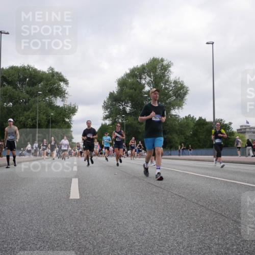 29.06.2025 - hella hamburg halbmarathon Luisa Fischer http://msf.ph/oto/8437714 29.06.2025 10:57:52 Kennedybrücke 14655, 6306, 7874, 7670, 11354, 1822, 3857, 4039, 4720, 5185, 5815, 5856, 5933, 7670, 7874, 7986 meine-sportfotos.de