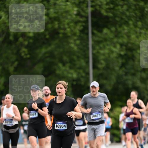 29.06.2025 - hella hamburg halbmarathon Dr. Thomas Lammeyer http://msf.ph/oto/8437718 29.06.2025 10:55:57 Kennedybrücke 1203, 1404, 1418, 1617, 1930, 2202, 2380, 2484, 2485, 2736, 2778, 3038, 3838, 4652, 4878, 5062, 5286, 5289, 5357, 5716, 6091, 6945, 6954, 7012, 7770, 7771, 7825, 7938, 7992, 8040, 8200, 8410, 8621, 10521, 10552, 10614, 10636, 10673 meine-sportfotos.de