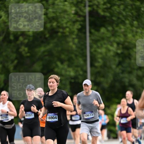 29.06.2025 - hella hamburg halbmarathon Dr. Thomas Lammeyer http://msf.ph/oto/8437725 29.06.2025 10:55:58 Kennedybrücke 1203, 1404, 1418, 1617, 1930, 2202, 2380, 2484, 2485, 2736, 2778, 3038, 3838, 4652, 4878, 5062, 5286, 5289, 5357, 5394, 5716, 6091, 6945, 6954, 7012, 7770, 7771, 7825, 7938, 7992, 8040, 8200, 8410, 8621, 10521, 10552, 10614, 10636, 10673 meine-sportfotos.de