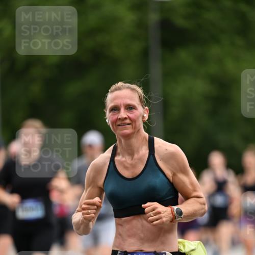 29.06.2025 - hella hamburg halbmarathon Dr. Thomas Lammeyer http://msf.ph/oto/8437763 29.06.2025 10:55:59 Kennedybrücke 1203, 1404, 1418, 1617, 2202, 2380, 2484, 2485, 2736, 2778, 3038, 3838, 4652, 4878, 5062, 5286, 5289, 5357, 5394, 5716, 6091, 6945, 6954, 7012, 7770, 7771, 7825, 7938, 7992, 8040, 8200, 8410, 8621, 9462, 10521, 10552, 10614, 10636, 10673, 10830 meine-sportfotos.de