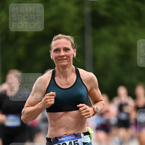 29.06.2025 - hella hamburg halbmarathon Dr. Thomas Lammeyer http://msf.ph/oto/8437772 29.06.2025 10:55:59 Kennedybrücke 1203, 1404, 1418, 1617, 2202, 2380, 2484, 2485, 2736, 2778, 3038, 3838, 4652, 4878, 5062, 5286, 5289, 5357, 5394, 5716, 6091, 6945, 6954, 7012, 7770, 7771, 7825, 7938, 7992, 8040, 8200, 8410, 8621, 9462, 10521, 10552, 10614, 10636, 10673, 10830 meine-sportfotos.de