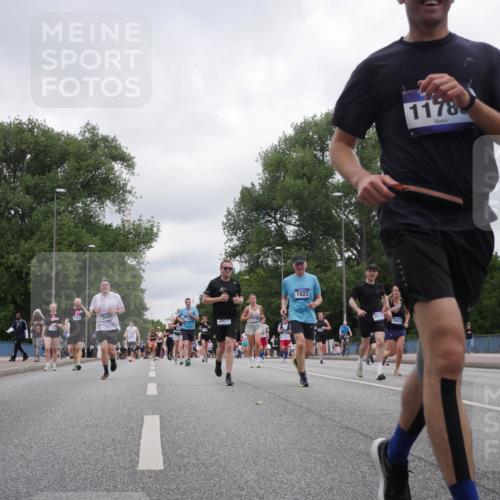 29.06.2025 - hella hamburg halbmarathon Luisa Fischer http://msf.ph/oto/8437773 29.06.2025 10:57:55 Kennedybrücke 3857, 1779, 1822, 1573, 15674, 1178, 1779, 1822, 3857, 4039, 5185, 5815, 7670, 7874, 9764 meine-sportfotos.de